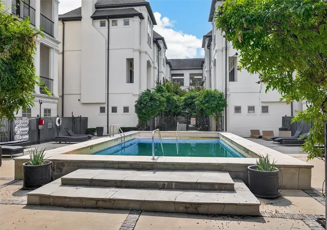 Photo 2 of Sale Pending at 703 Live Oak St, Houston, TX 77003 | MLS# 27030859 | Listing updated on 2026-09-12
