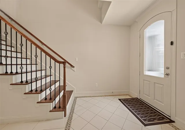 Photo 3 of Sale Pending at 703 Live Oak St, Houston, TX 77003 | MLS# 27030859 | Listing updated on 2026-09-12