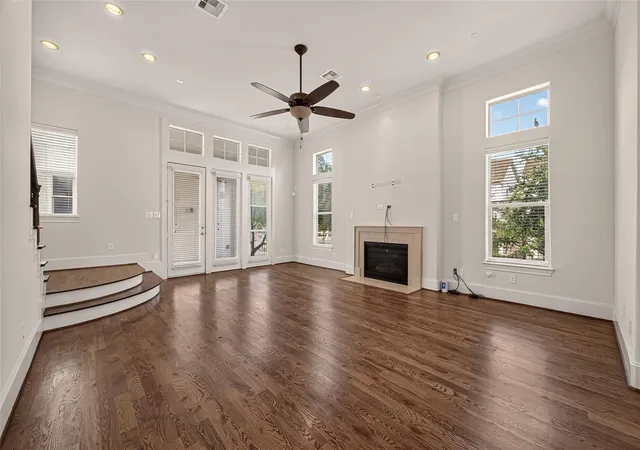 Photo 4 of Sale Pending at 703 Live Oak St, Houston, TX 77003 | MLS# 27030859 | Listing updated on 2026-09-12