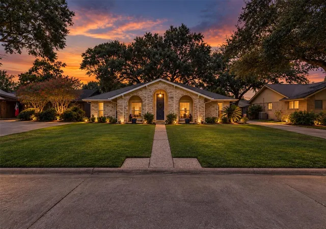 Photo 1 of Single family home for sale at 1527 17th Avenue N, Texas City, TX 77590 | MLS# 25500974 | Listing updated on 2026-09-26