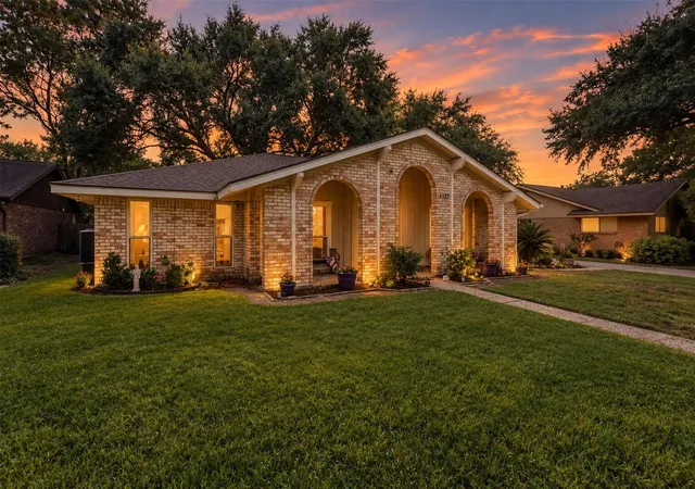 Photo 2 of Single family home for sale at 1527 17th Avenue N, Texas City, TX 77590 | MLS# 25500974 | Listing updated on 2026-09-26