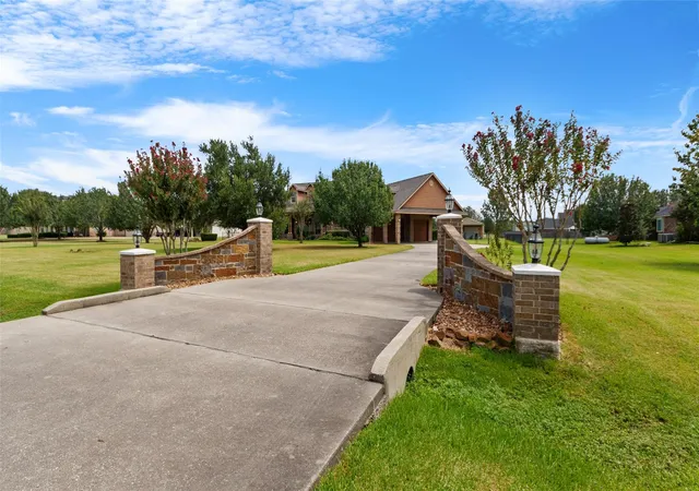 Photo 4 of Single family home for sale at 15218 Devin Ln, Crosby, TX 77532 | MLS# 68814230 | Listing updated on 2026-09-14