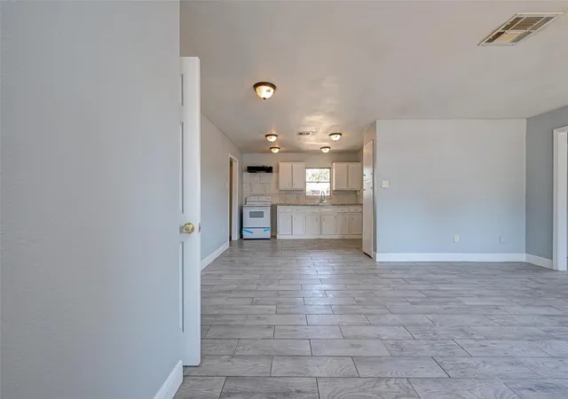 Photo 2 of Single family home for sale at 5859 Westover St, Houston, TX 77033 | MLS# 89660949 | Listing updated on 2026-09-16