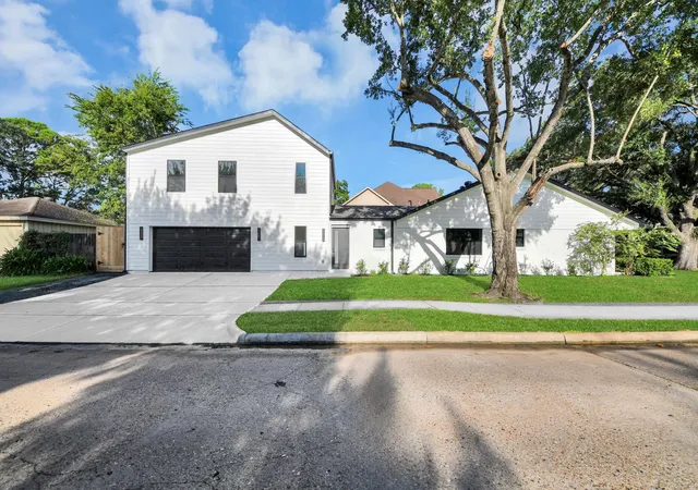 Photo 3 of Single family home for sale at 12503 Barryknoll Ln, Houston, TX 77024 | MLS# 41876096 | Listing updated on 2026-09-12