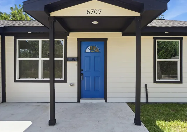 Photo 2 of Single family home for sale at 6707 New York St, Houston, TX 77021 | MLS# 7175302 | Listing updated on 2026-09-15
