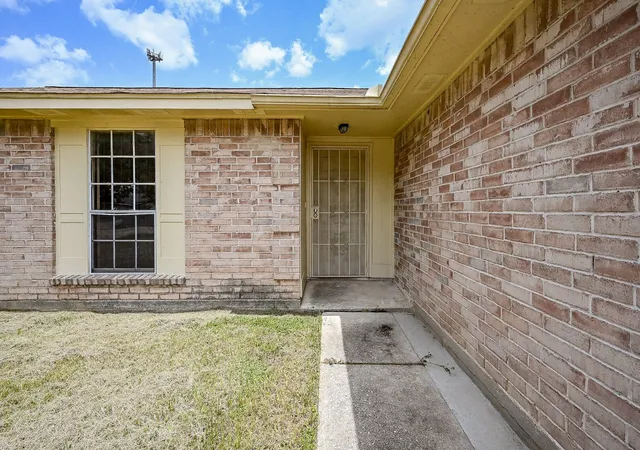 Photo 3 of Single family home for sale at 2667 Grand Cyn Dr, Houston, TX 77067 | MLS# 42412264 | Listing updated on 2026-09-11