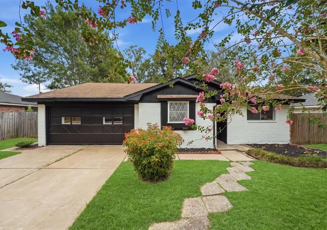 Photo 1 of Single family home for sale at 719 Cherry Valley Dr, Huffman, TX 77336 | MLS# 32185346 | Listing updated on 2026-09-04