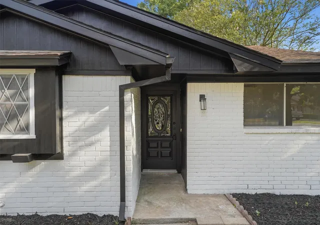 Photo 3 of Single family home for sale at 719 Cherry Valley Dr, Huffman, TX 77336 | MLS# 32185346 | Listing updated on 2026-09-04