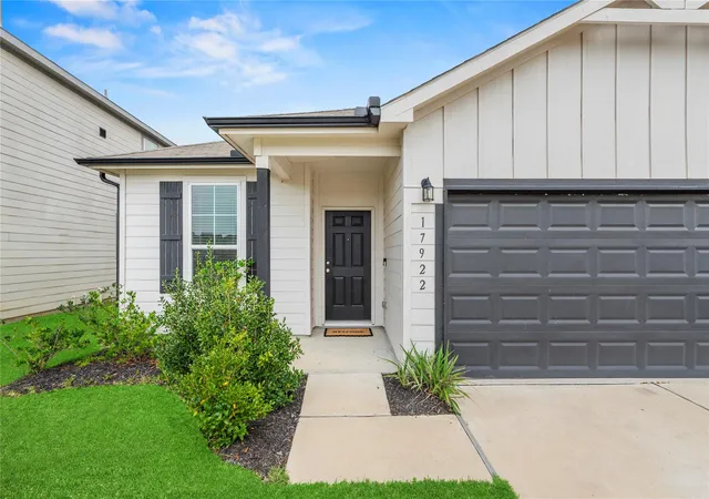 Photo 2 of Single family home for sale at 17922 Baleage Ln, Hockley, TX 77447 | MLS# 42778969 | Listing updated on 2026-09-13