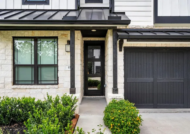 Photo 3 of Single family home for sale at 15 Honeycomb Ridge Pl, Spring, TX 77380 | MLS# 89281166 | Listing updated on 2026-10-04