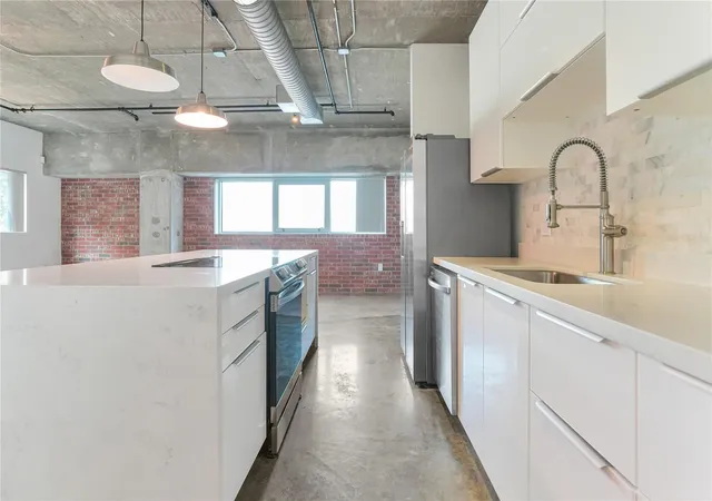 Condo for sale at 2000 Bagby St #2401, Houston, TX 77002 | MLS# 9076830 | Listing updated on 2026-09-09