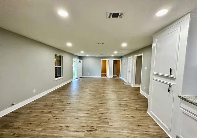 Photo 2 of Single family home for sale at 10210 Ashville Dr, Houston, TX 77051 | MLS# 45232984 | Listing updated on 2026-09-24