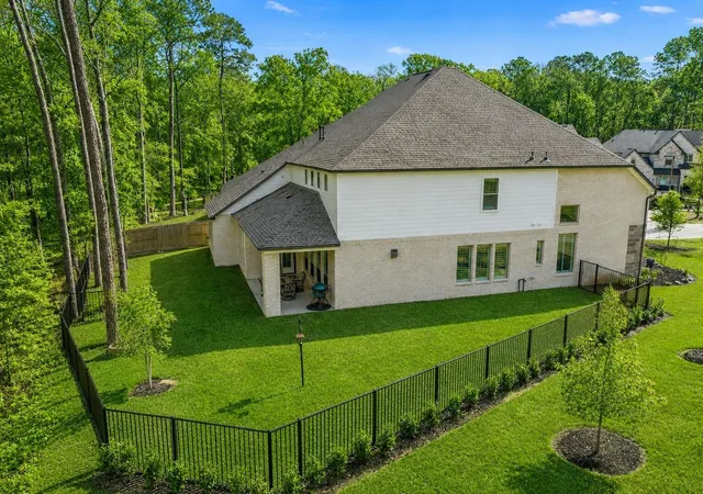 Photo 4 of Single family home for sale at 208 Twinflower Trl Ct, Willis, TX 77318 | MLS# 64863842 | Listing updated on 2026-09-11