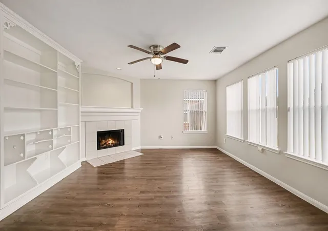 Photo 3 of Single family home for sale at 913 Chad, Baytown, TX 77521 | MLS# 26000787 | Listing updated on 2026-09-09