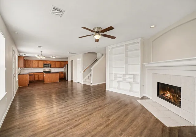 Photo 4 of Single family home for sale at 913 Chad, Baytown, TX 77521 | MLS# 26000787 | Listing updated on 2026-09-09
