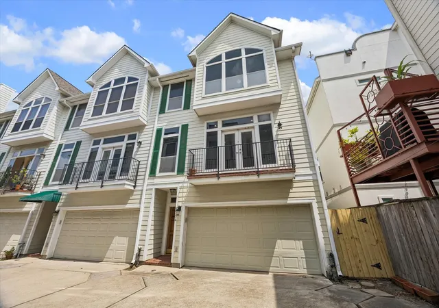 Photo 1 of Townhouse for sale at 1334 Fairview Ave, Houston, TX 77006 | MLS# 95399970 | Listing updated on 2026-09-16