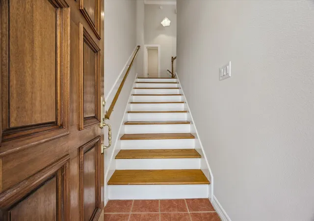 Photo 2 of Townhouse for sale at 1334 Fairview Ave, Houston, TX 77006 | MLS# 95399970 | Listing updated on 2026-09-16
