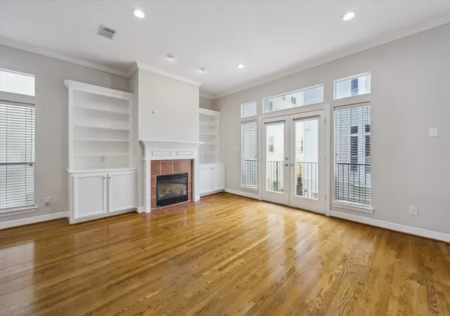 Photo 4 of Townhouse for sale at 1334 Fairview Ave, Houston, TX 77006 | MLS# 95399970 | Listing updated on 2026-09-16
