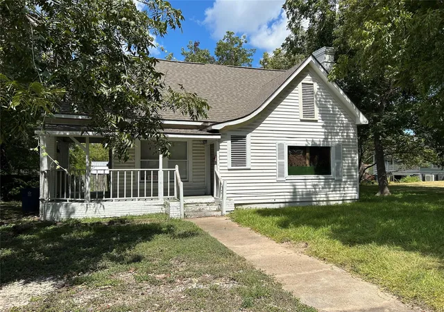 Single family home for sale at 1207 E Washington Ave, Navasota, TX 77868 | MLS# 56768320