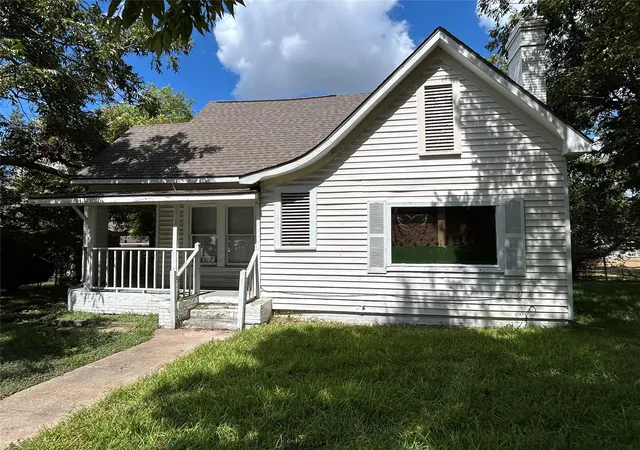 Photo 2 of Single family home for sale at 1207 E Washington Ave, Navasota, TX 77868 | MLS# 56768320 | Listing updated on 2026-09-25