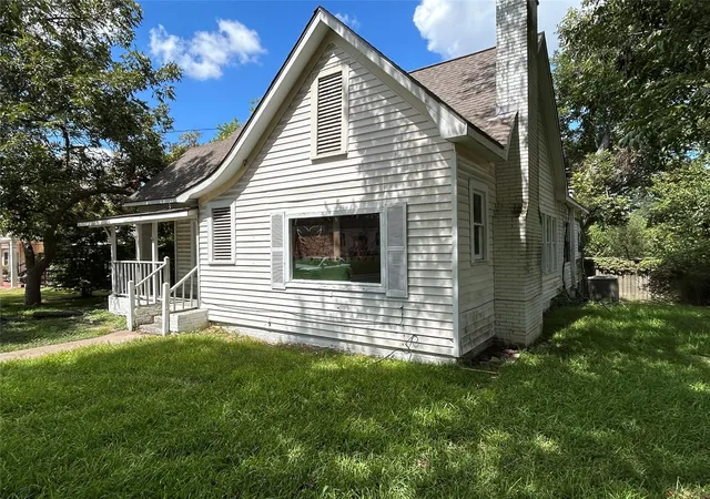 Photo 3 of Single family home for sale at 1207 E Washington Ave, Navasota, TX 77868 | MLS# 56768320 | Listing updated on 2026-09-25