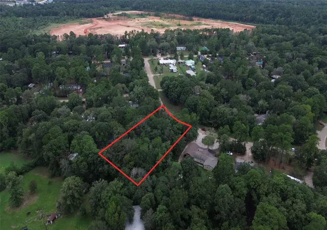 Photo 3 of Sale Pending at 206 Wickdome Dr, Willis, TX 77378 | MLS# 22246954 | Listing updated on 2026-10-07