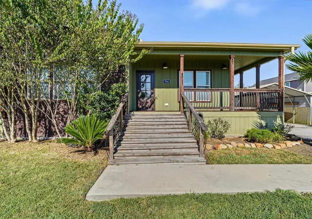 Photo 1 of Single family home for sale at 546 5th Street, Dickinson, TX 77539 | MLS# 41007347 | Listing updated on 2026-09-23