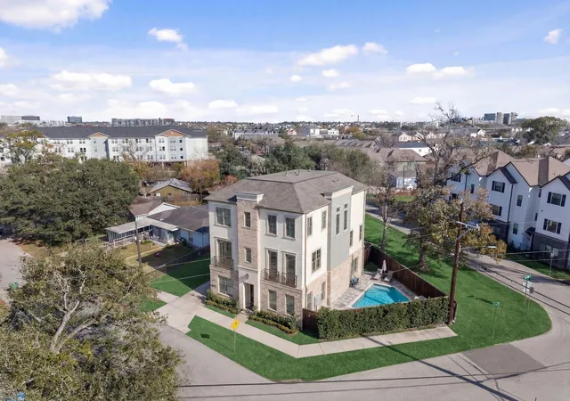 Photo 1 of Land for sale at 1801 W 14th 1/2 St, Houston, TX 77008 | MLS# 36316449 | Listing updated on 2026-09-23