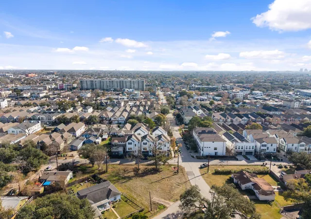 Photo 3 of Land for sale at 1801 W 14th 1/2 St, Houston, TX 77008 | MLS# 36316449 | Listing updated on 2026-09-23