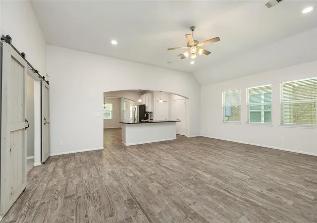 Photo 3 of Single family home for sale at 350 American Black Bear Dr, Crosby, TX 77532 | MLS# 57128832 | Listing updated on 2026-09-23