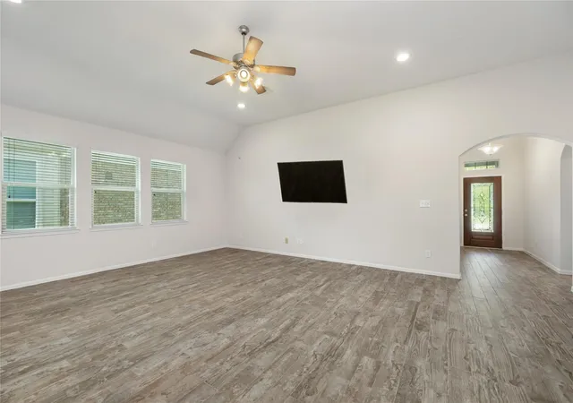 Photo 4 of Single family home for sale at 350 American Black Bear Dr, Crosby, TX 77532 | MLS# 57128832 | Listing updated on 2026-09-23