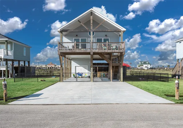 Photo 1 of Single family home for sale at 2285 E Lobster St, Port Bolivar, TX 77650 | MLS# 75033946 | Listing updated on 2026-09-04