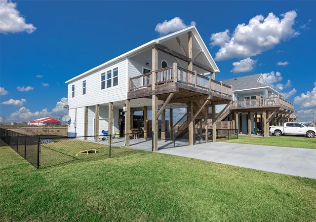 Photo 2 of Single family home for sale at 2285 E Lobster St, Port Bolivar, TX 77650 | MLS# 75033946 | Listing updated on 2026-09-04