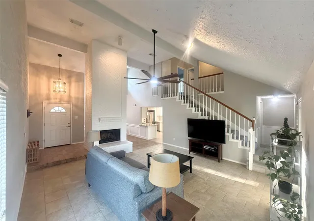 Photo 3 of Single family home for sale at 2103 Creekshire Dr, Sugar Land, TX 77478 | MLS# 71841662 | Listing updated on 2026-09-15