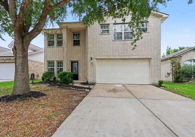 Photo 1 of Single family home for sale at 2705 Golden Crk Ln, Pearland, TX 77584 | MLS# 16159052 | Listing updated on 2026-09-11