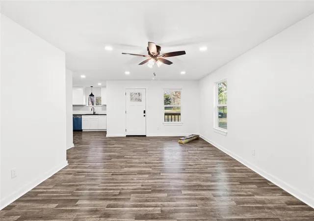 Photo 3 of Single family home for sale at 301 Pineland Dr, Trinity, TX 75862 | MLS# 57090649 | Listing updated on 2026-09-15