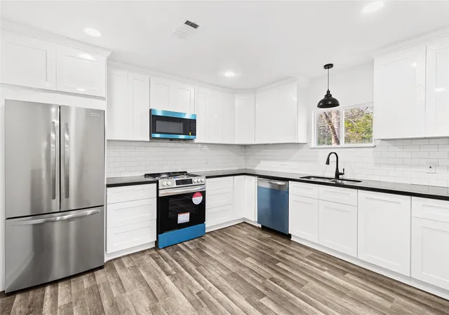 Photo 4 of Single family home for sale at 301 Pineland Dr, Trinity, TX 75862 | MLS# 57090649 | Listing updated on 2026-09-15
