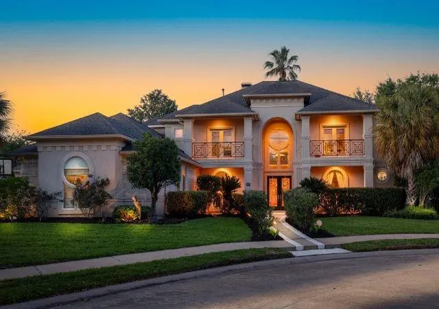 Photo 3 of Single family home for sale at 65 Schubach Dr, Sugar Land, TX 77479 | MLS# 3574823 | Listing updated on 2026-10-03