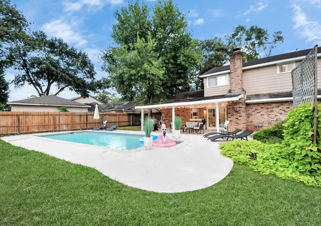 Photo 1 of Single family home for sale at 11946 Brighton Ln, Meadows Place, TX 77477 | MLS# 35452646 | Listing updated on 2026-10-06
