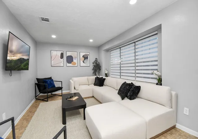 Photo 4 of Single family home for sale at 11946 Brighton Ln, Meadows Place, TX 77477 | MLS# 35452646 | Listing updated on 2026-10-06