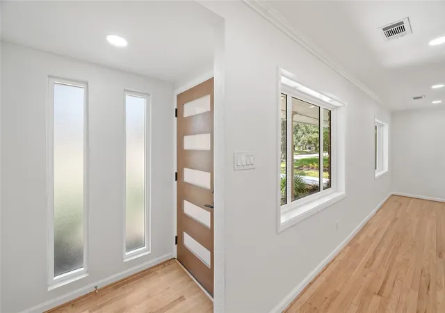 Photo 3 of Single family home for sale at 9019 Kapri Ln, Houston, TX 77025 | MLS# 85499102 | Listing updated on 2026-09-18