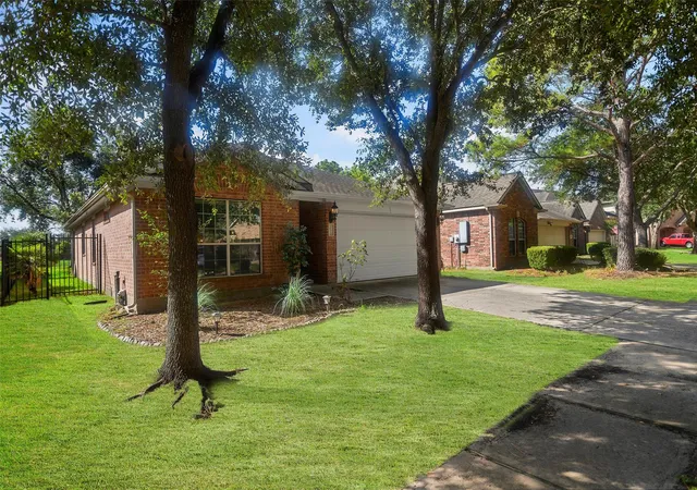 Photo 2 of Single family home for sale at 10318 Lyndon Meadows Dr, Houston, TX 77095 | MLS# 98876012 | Listing updated on 2026-09-23