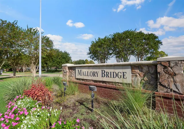 Photo 3 of Single family home for sale at 10318 Lyndon Meadows Dr, Houston, TX 77095 | MLS# 98876012 | Listing updated on 2026-09-23