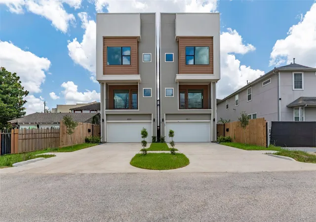 Single family home for sale at 4511 Nolda St, Houston, TX 77007 | MLS# 82643466