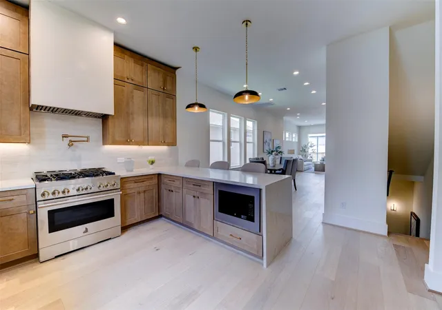 Photo 4 of Single family home for sale at 4511 Nolda St, Houston, TX 77007 | MLS# 82643466 | Listing updated on 2026-09-23