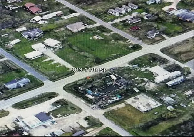 Photo 4 of Land for sale at 903 11th Street, Dickinson, TX 77539 | MLS# 25960008 | Listing updated on 2026-09-04