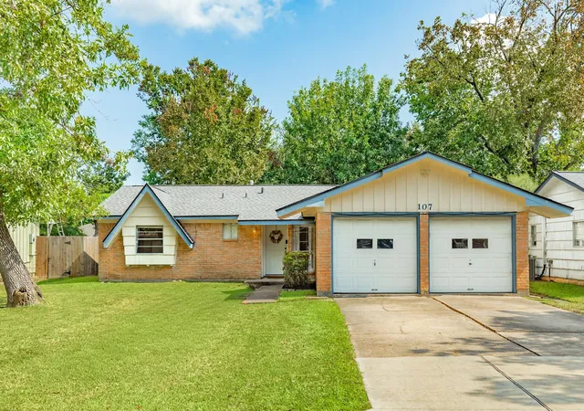Photo 1 of Sale Pending at 107 Hickory, Lake Jackson, TX 77566 | MLS# 10738685 | Listing updated on 2026-10-08
