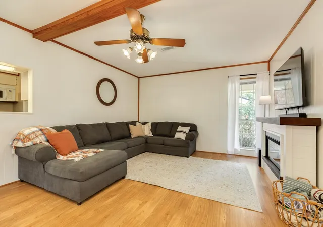 Photo 3 of Sale Pending at 107 Hickory, Lake Jackson, TX 77566 | MLS# 10738685 | Listing updated on 2026-10-08