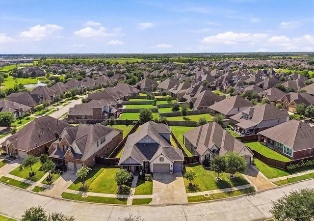 Photo 1 of Single family home for sale at 9614 Carson Ln, Rosharon, TX 77583 | MLS# 5636288 | Listing updated on 2026-10-08