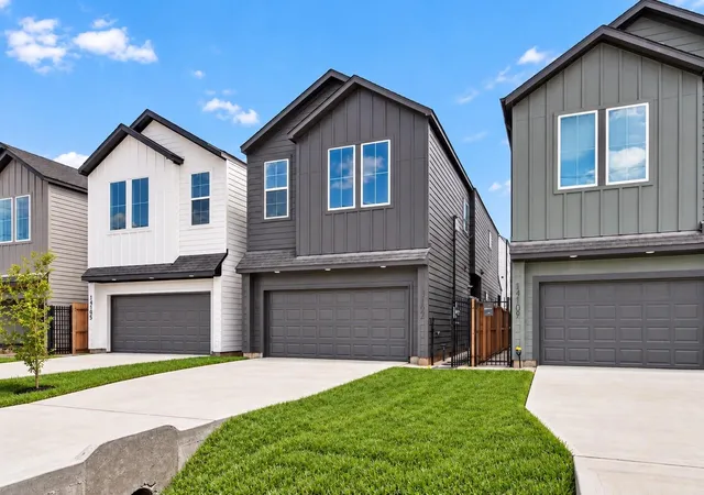 Photo 2 of Single family home for sale at 14107 Bridgeport, Houston, TX 77047 | MLS# 39697603 | Listing updated on 2026-10-07